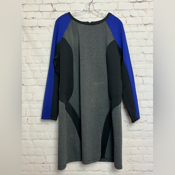 View by Walter Baker Long Sleeve Color Block Knit Dress - Picture 2 of 13